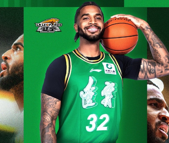 NBA级别后卫!拉塞尔CBA季前赛首秀轰18+7+9填满数据栏 NBA级别后卫!拉塞尔CBA季前赛首秀轰18+7+9填满数据栏